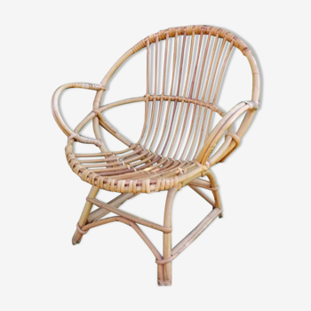 Child trash chair in rattan