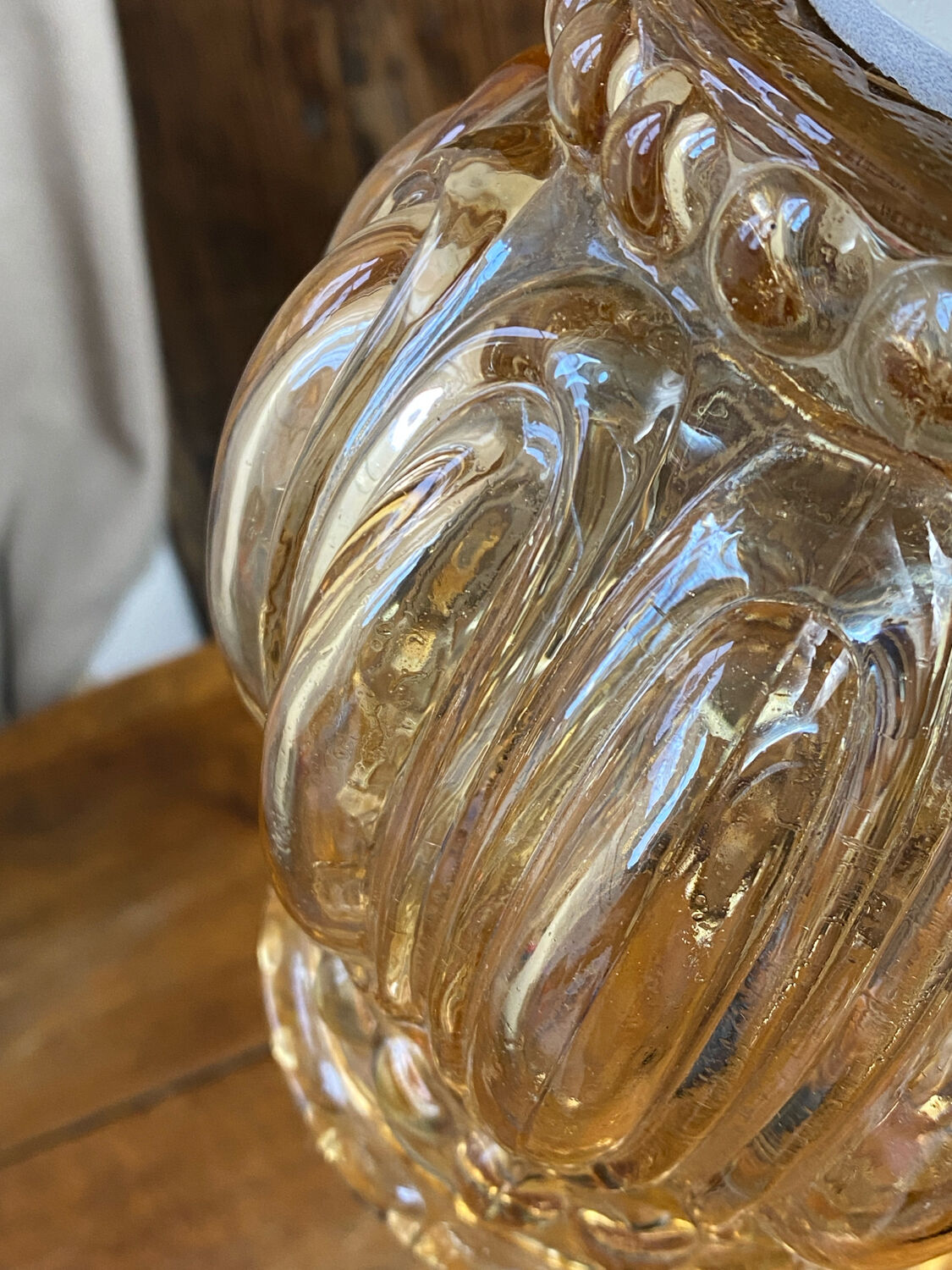 Suspension, baladeuse rétro en verre ambré