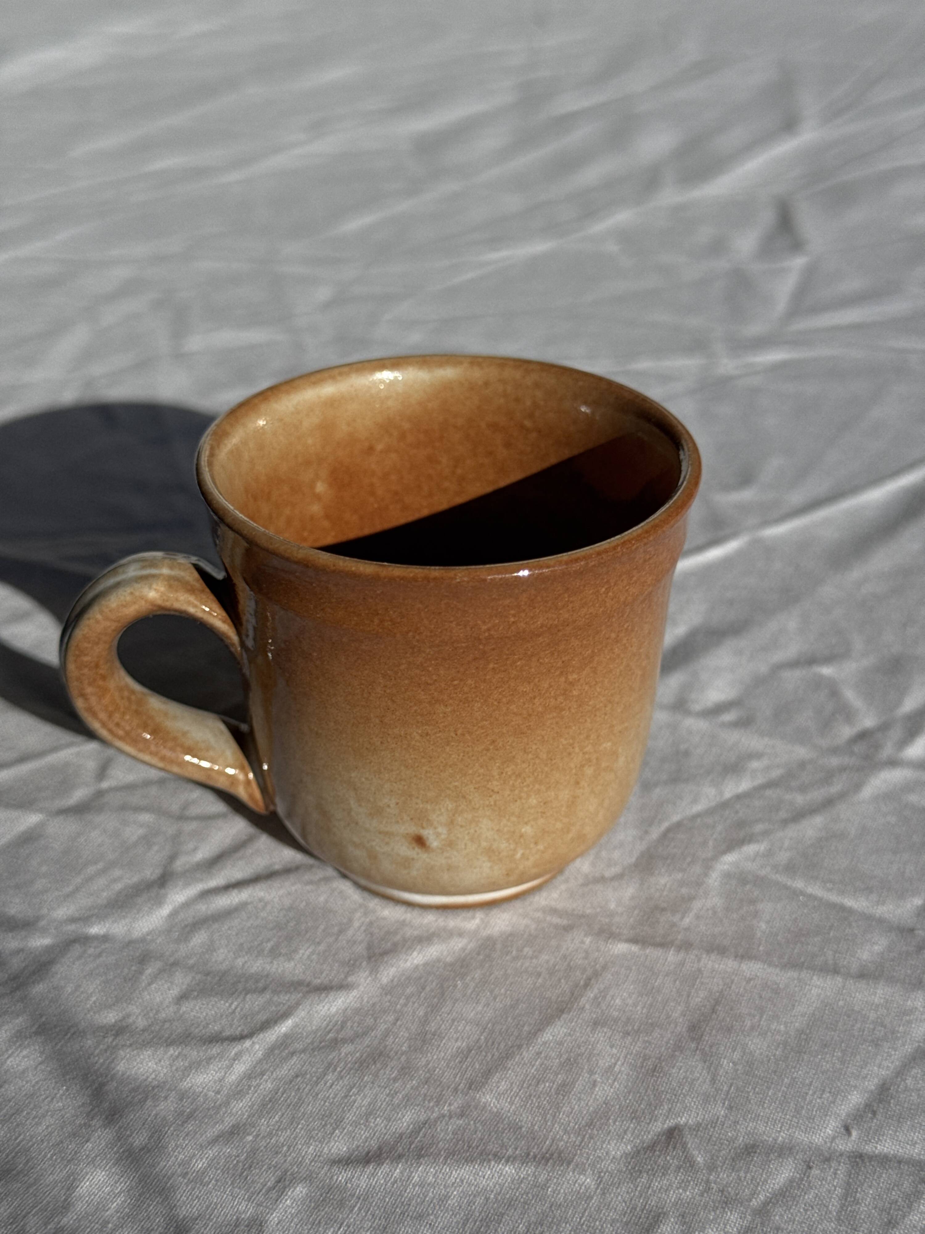 Lot de 11 tasses à café en grès à anse