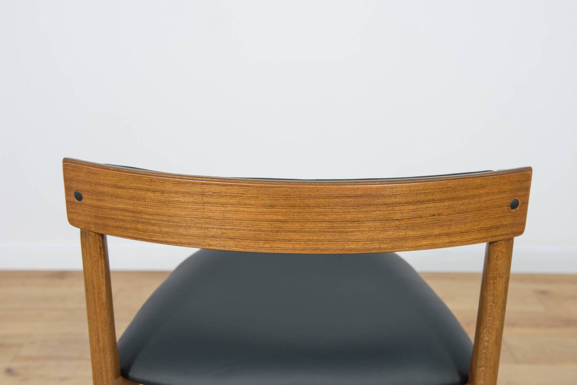 Mid-Century Round Extendable Dining Table and Chairs from McIntosh, 1960s, Set of 5