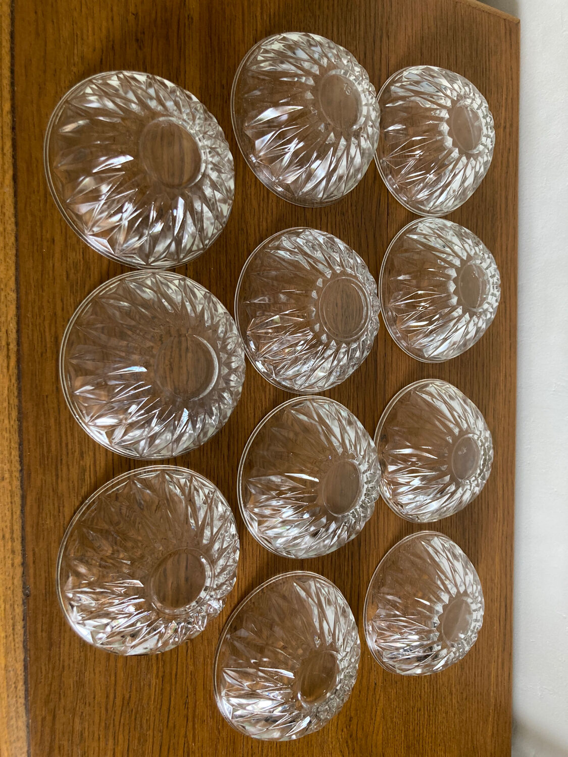 Set of 11 dessert bowls