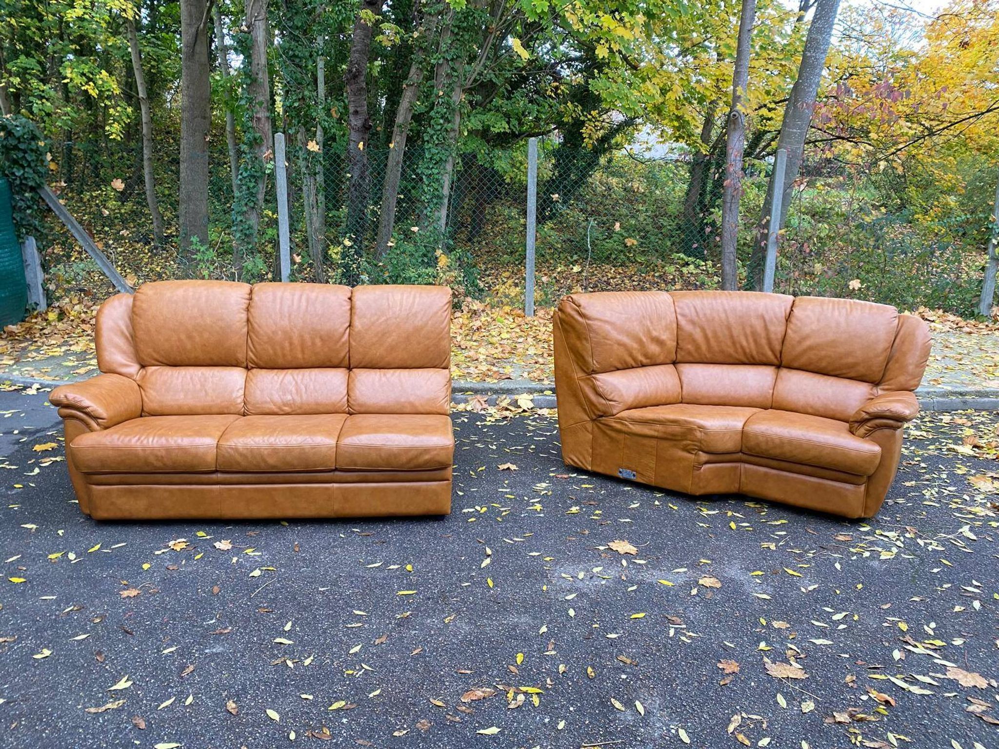 Grand canapé d'angle en cuir véritable marron cognac 6 places
