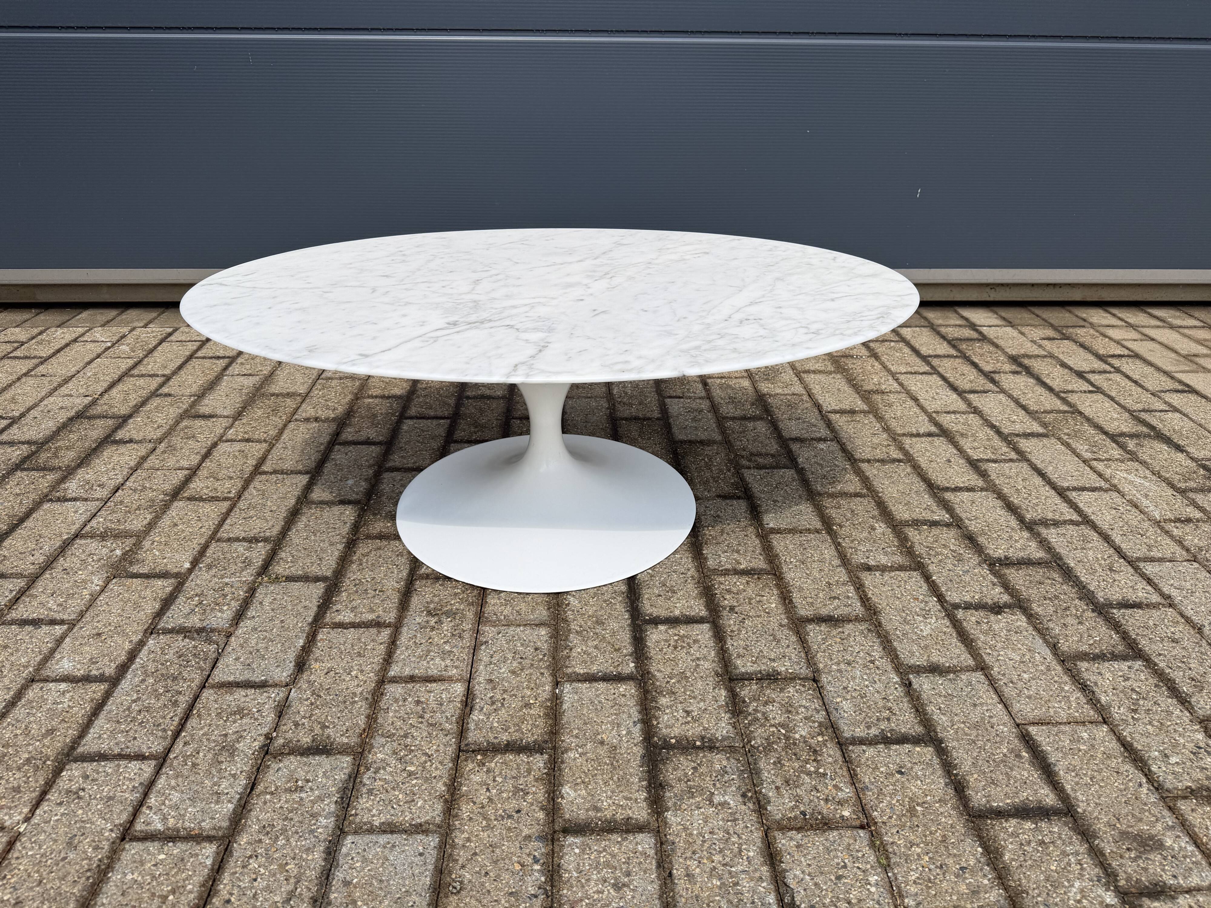 Original Knoll Tulip Oval Coffee Table Eero Saarinen Arabescato matte 107x70