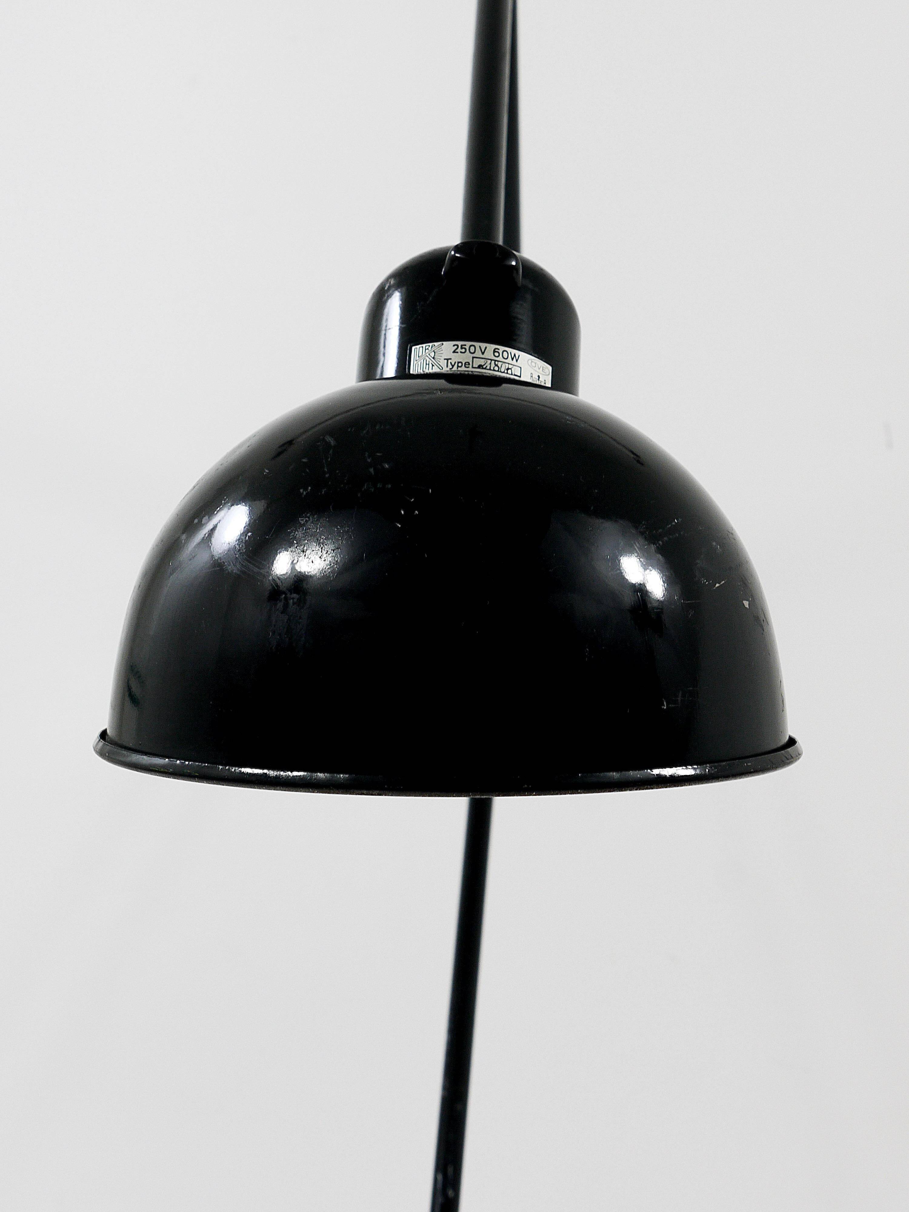 Lampe murale à pince industrielle Bauhaus Christian Dell, Koranda Autriche, années 1930