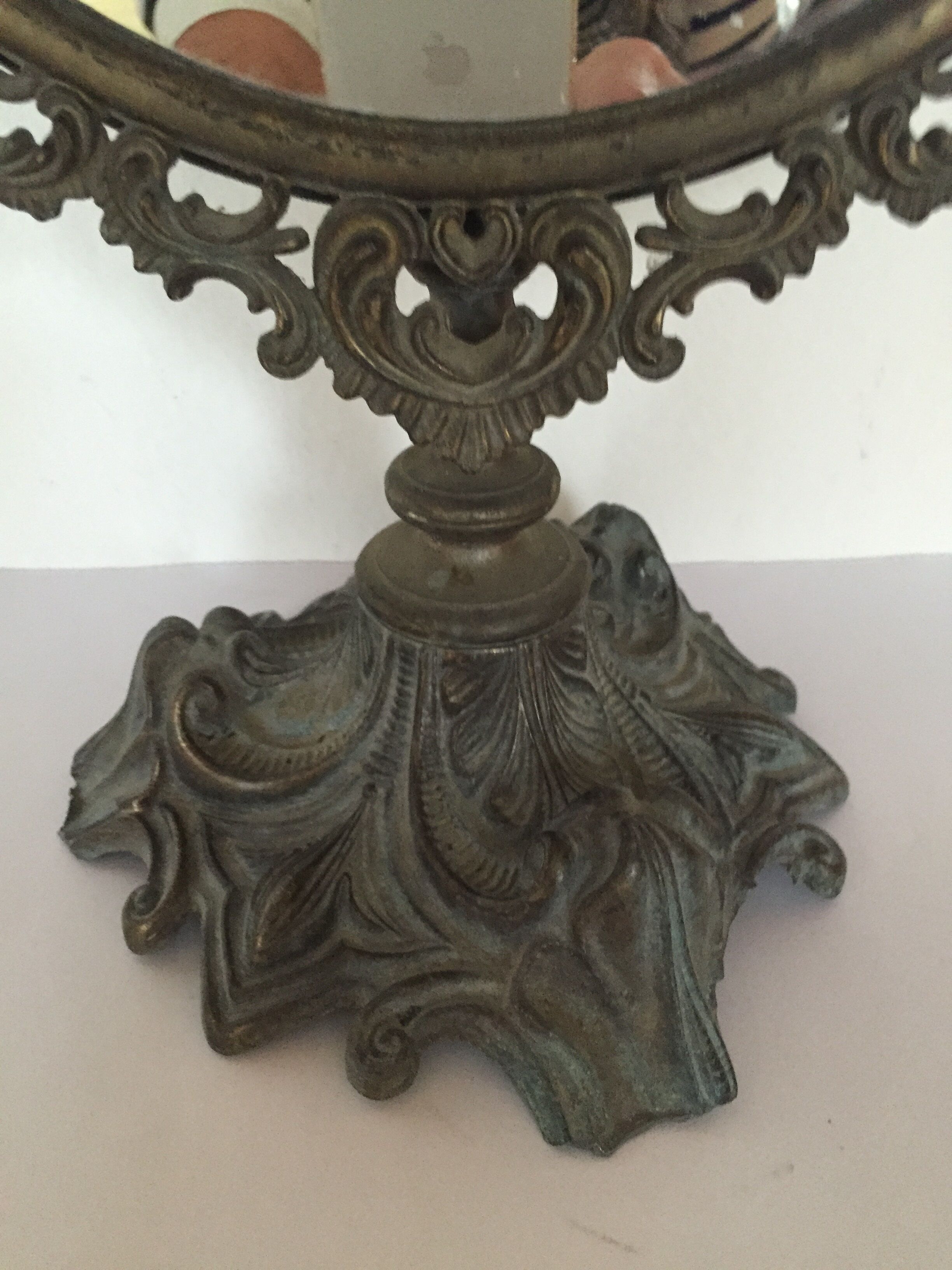 Mirror pivoting on foot 50x30cm