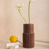 Dedé vase in moca concrete