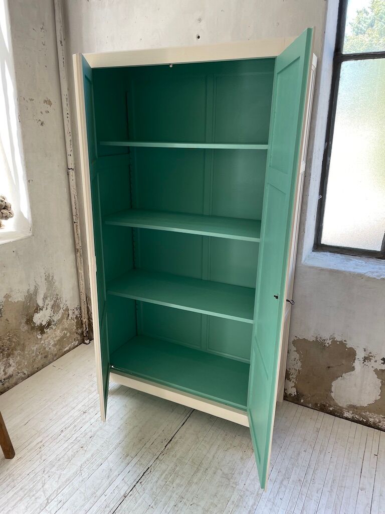 White and green cupboard