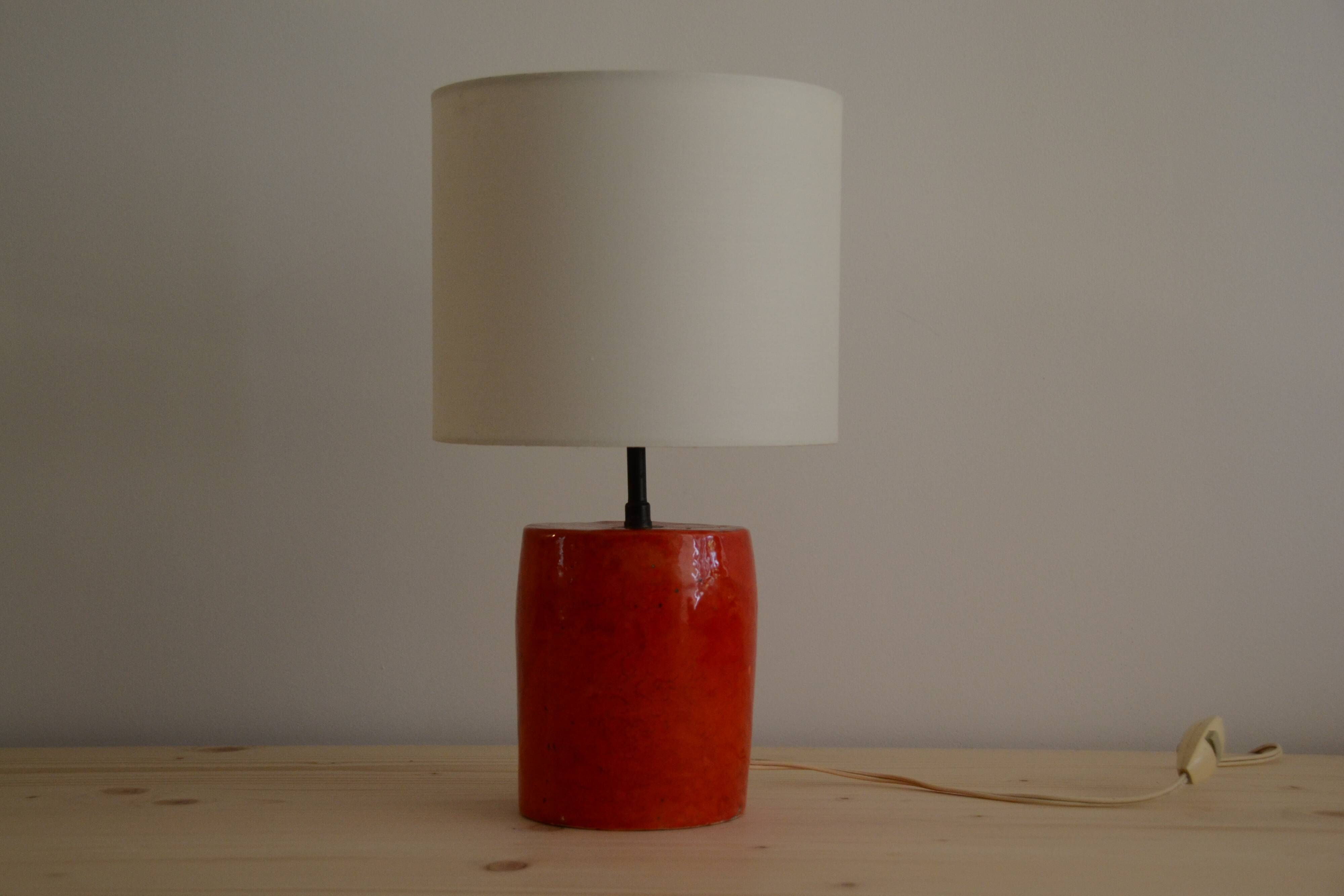 Red ceramic lamp