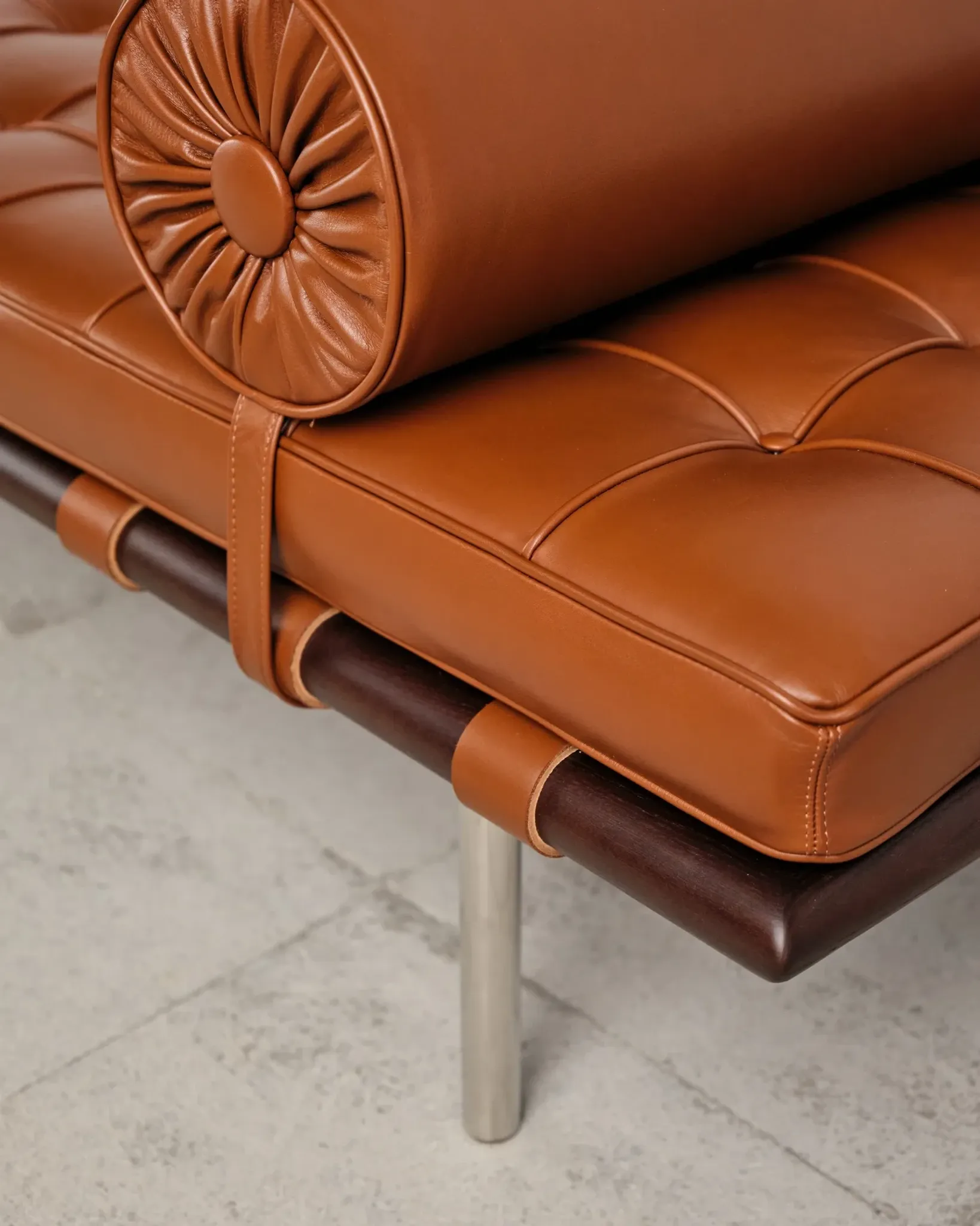 Meridian Barcelona in leather by Mies van der Rohe, Knoll International