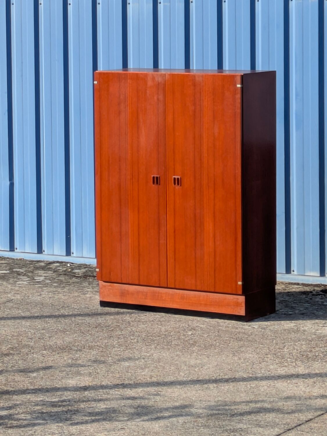 Vintage compact Scandinavian teak cabinet/sideboard, 1960s