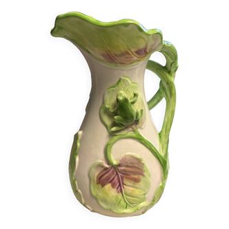 Frog slushie pitcher