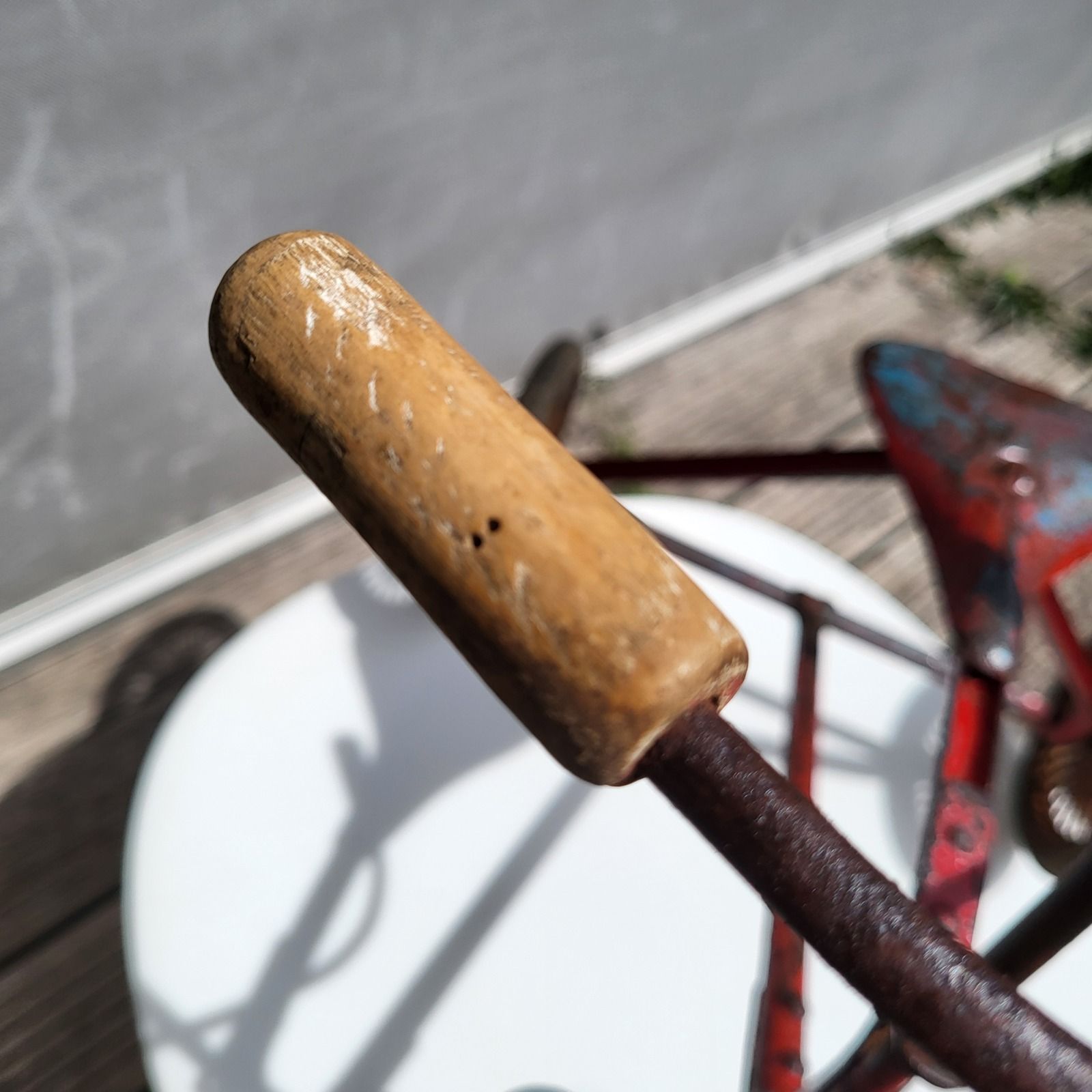 Tricycle enfant métal riveté 1920 • Style urbex