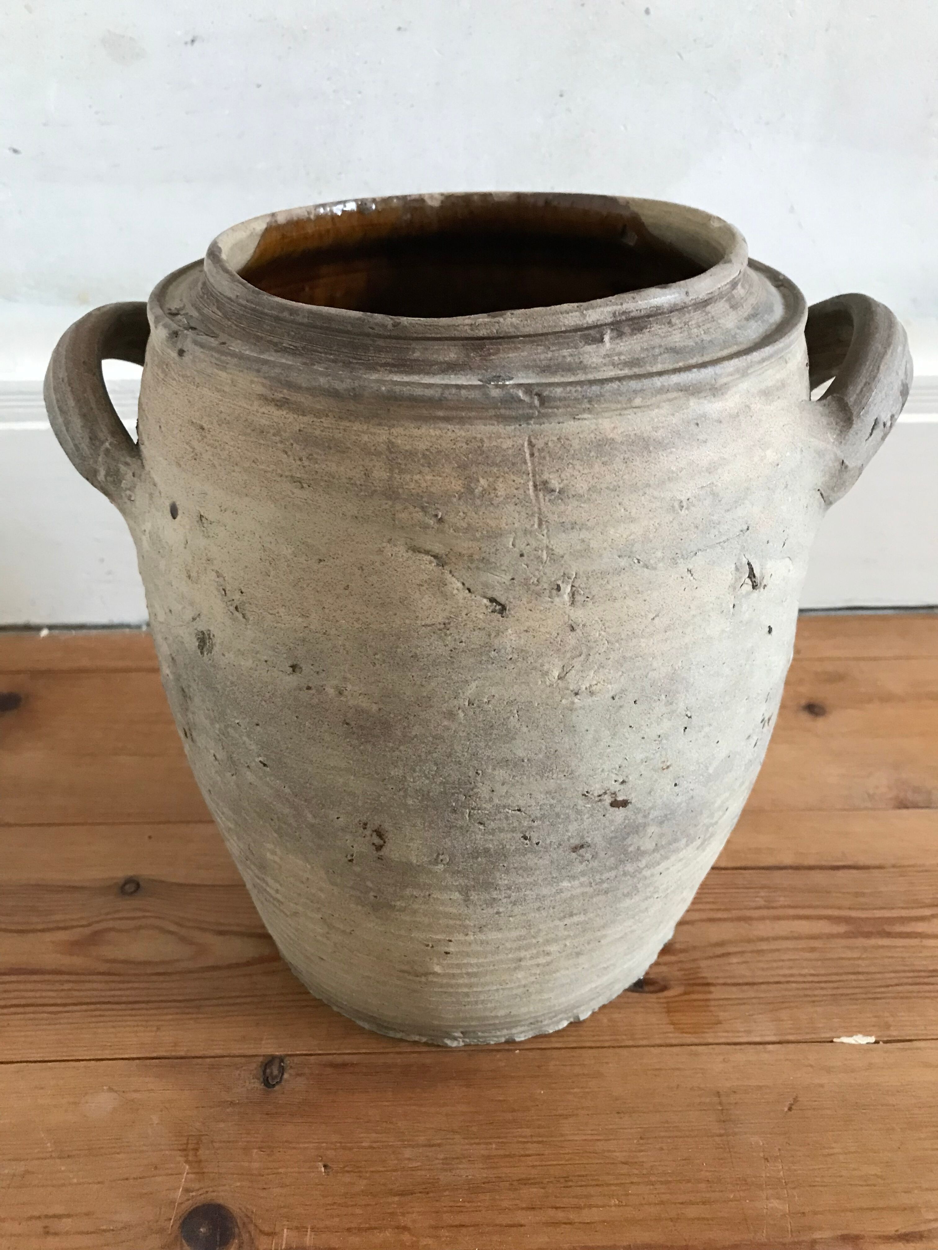Raw stoneware pot