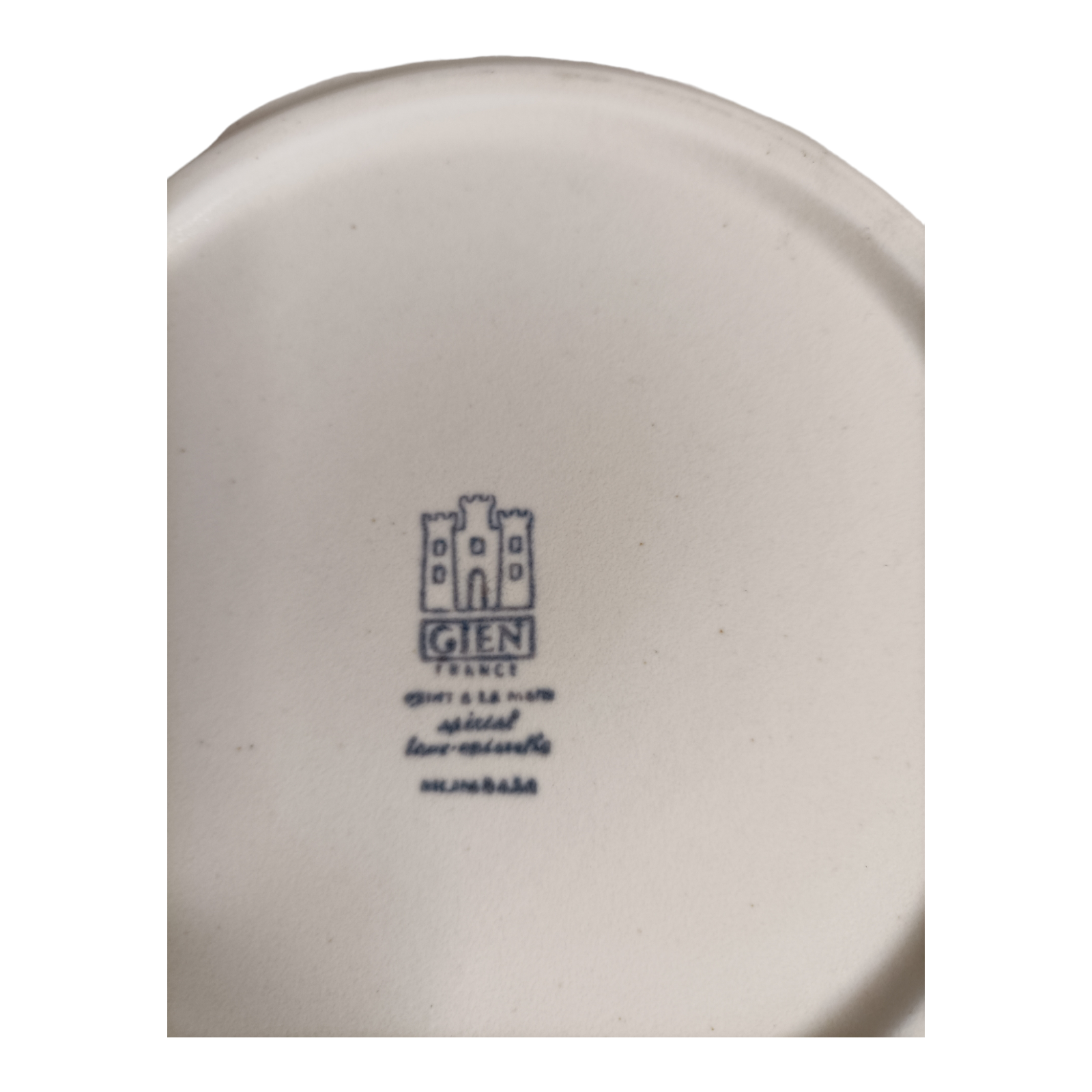 Dish year 70 of Gien model Mombasa