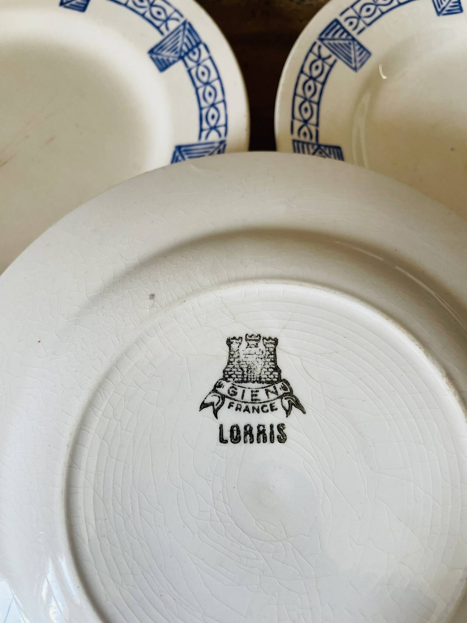 3 petites assiettes de Gien Lorris