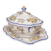 Enorme Soupière ancienne en faïence – décor floral – avec plateau assorti