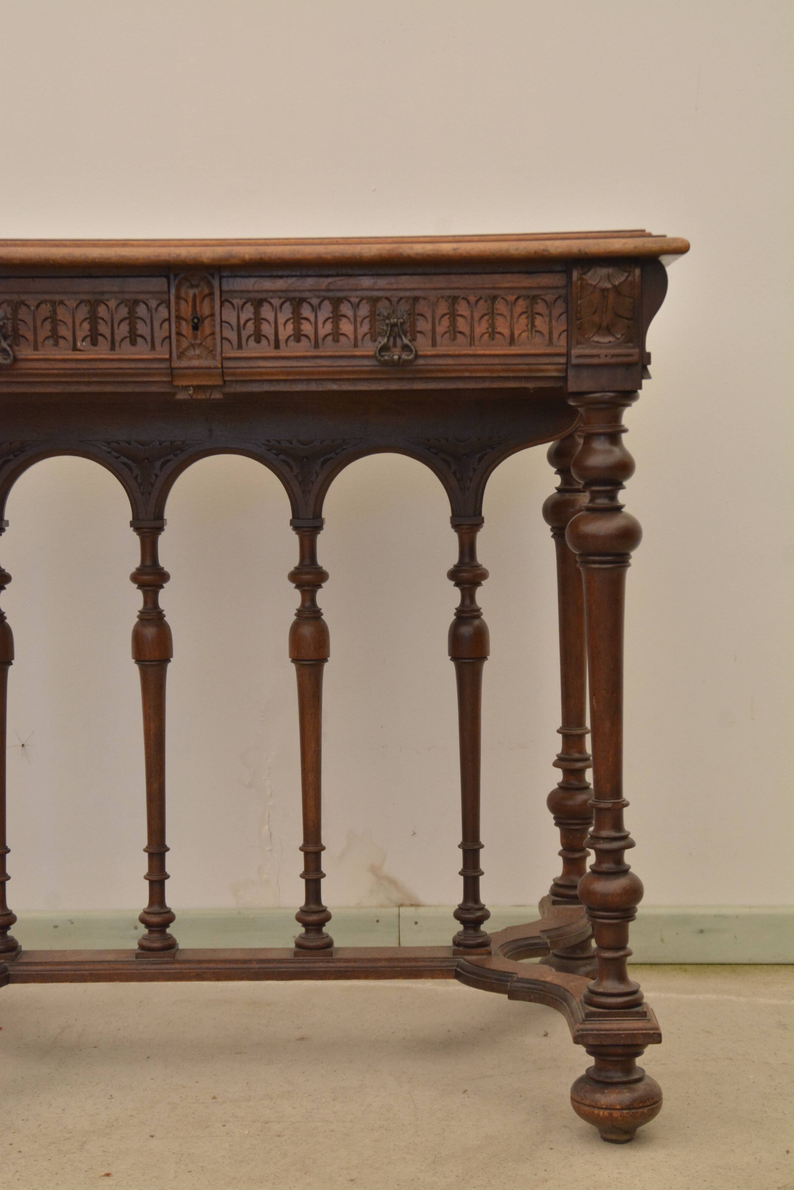 Gothic-style console