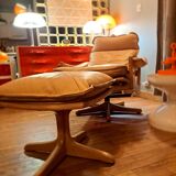 Pairs of armchairs and ottoman by Soda Galvano for Lied Mobler, Norway 1970