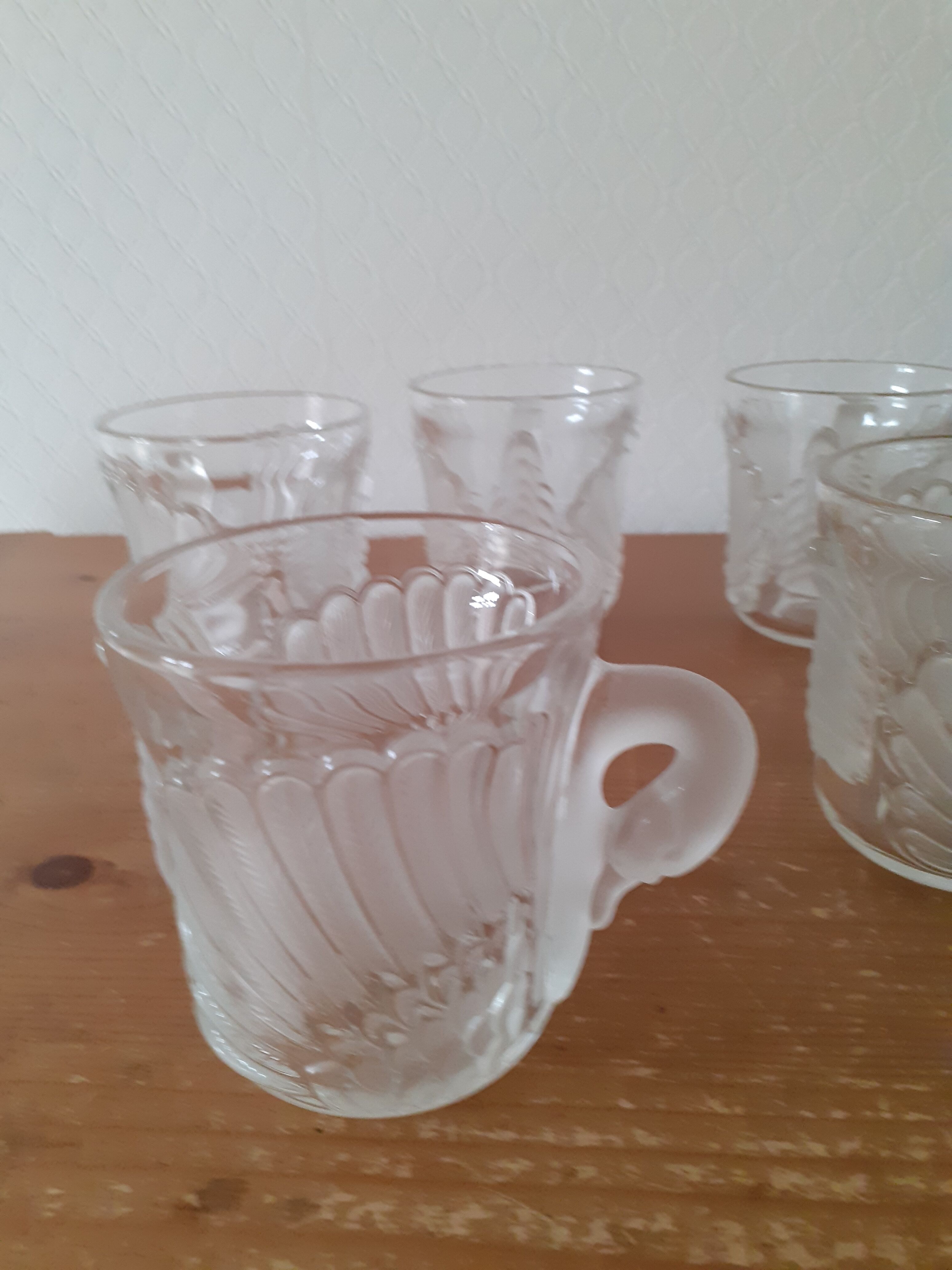 Set of 6 glass swan cups