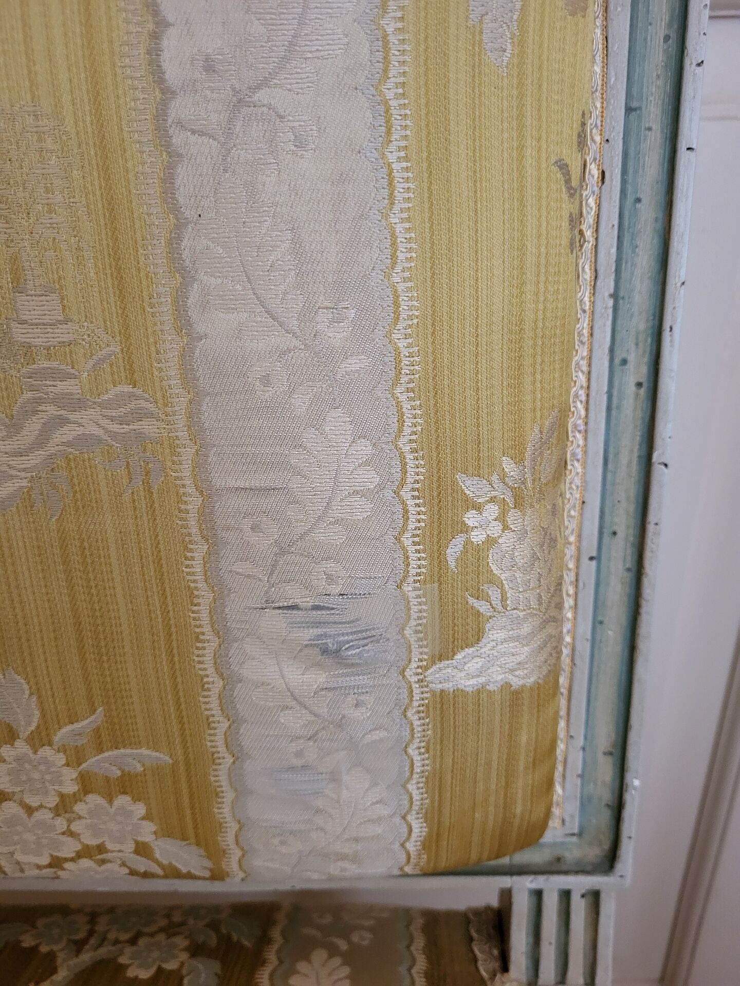 2 chaises style Louis XVI