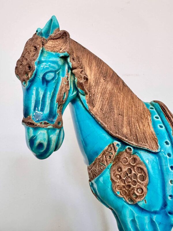 Sculpture d’un cheval Tang en faïence bleue turquoise