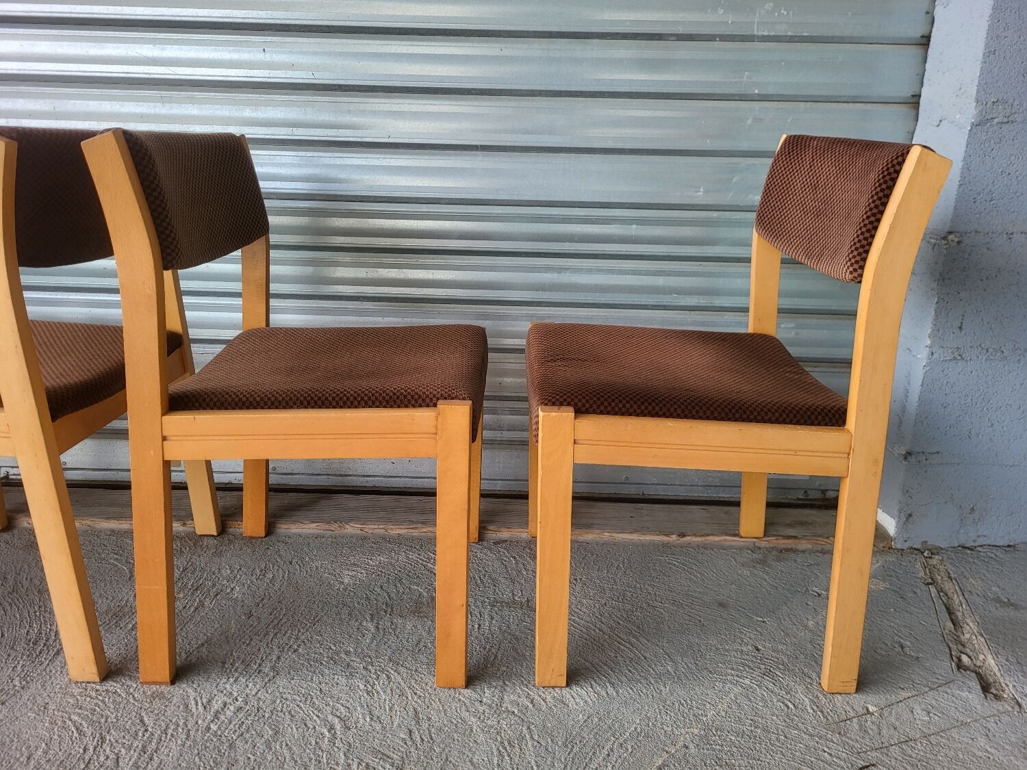 set of 6 Scandinavian style chairs in solid wood and vintage velvet