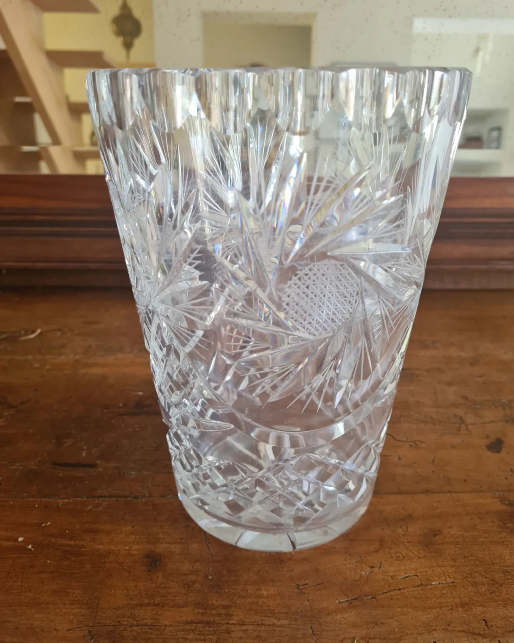 Vase en cristal taillé style Saint-Louis