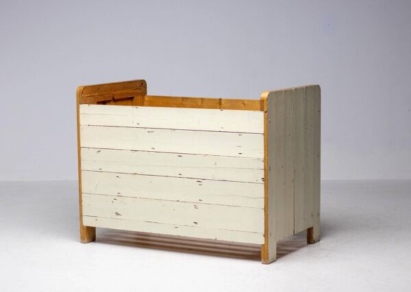 Reclaimed wood bench by Piet Hein Eek