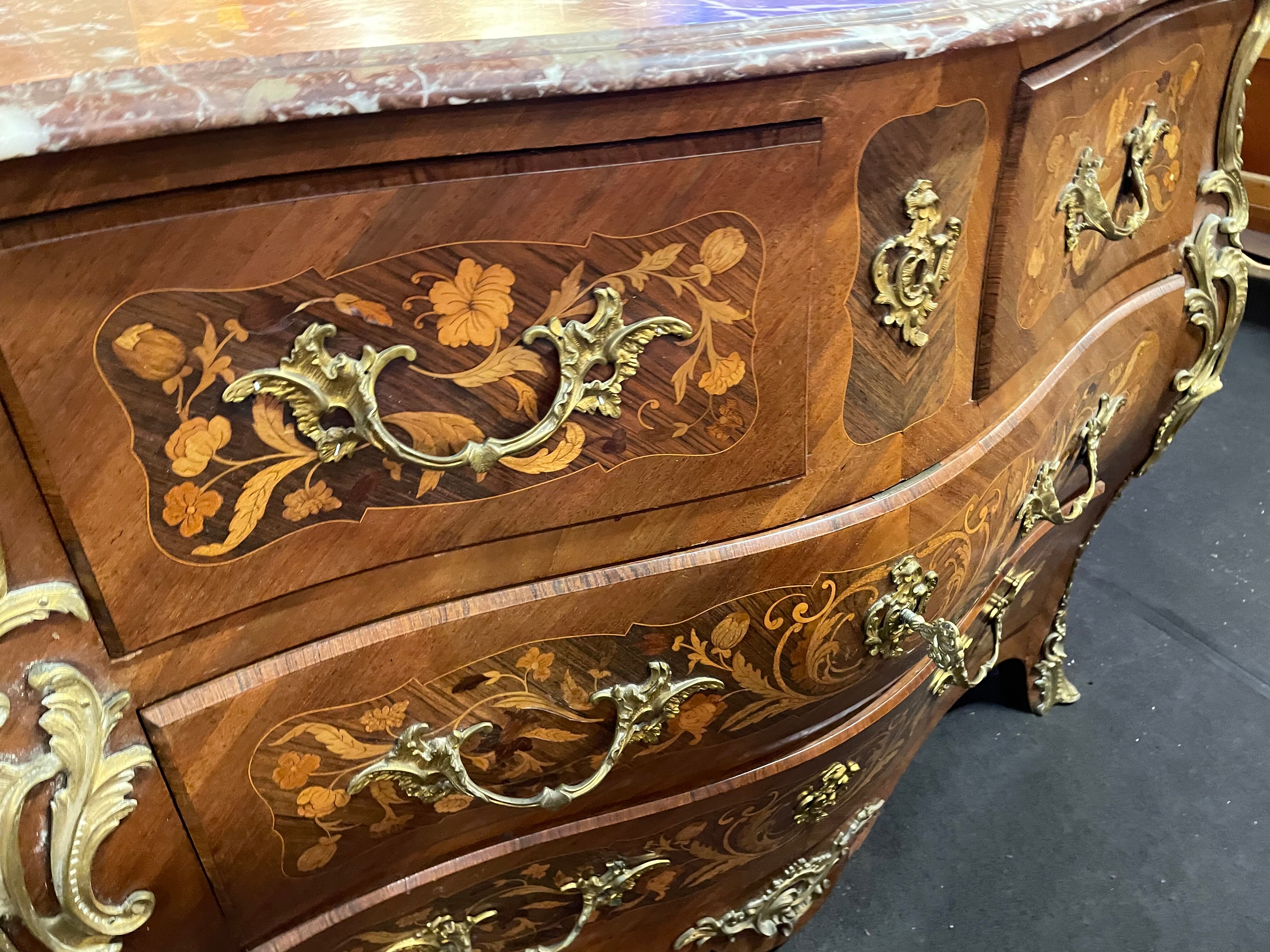 Tomb Chest of Drawers