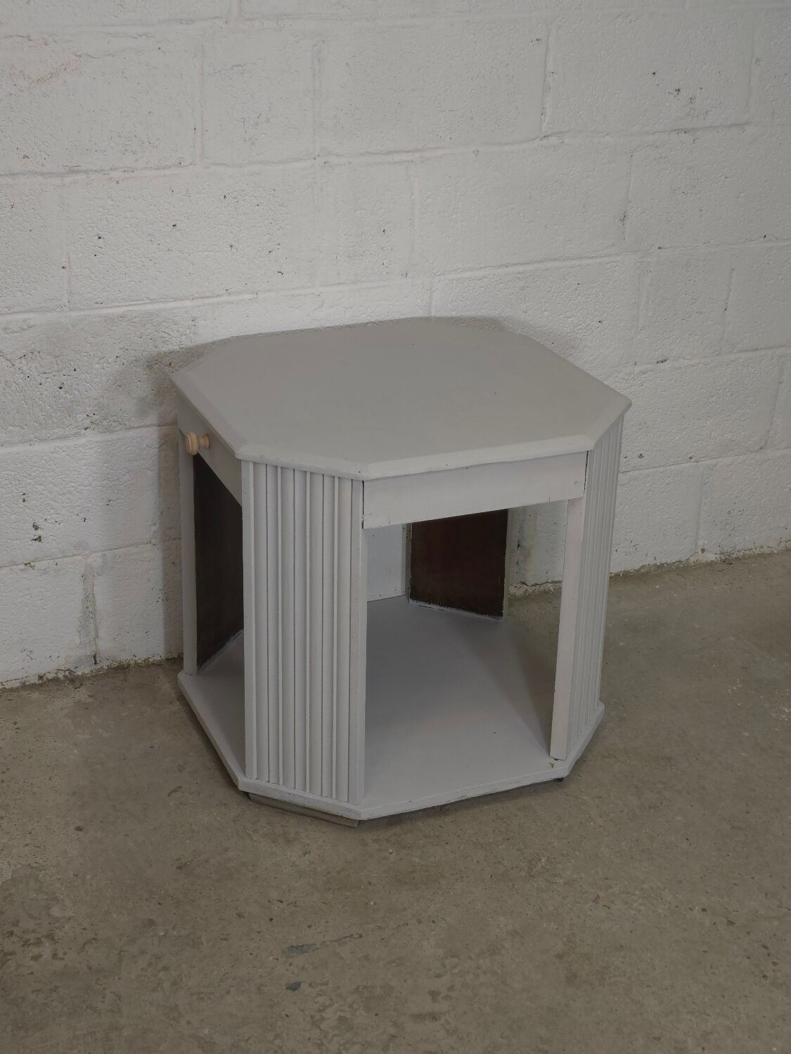 Art Deco side table repainted in "stormy" grey white