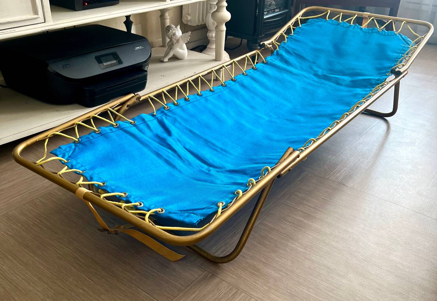 Vintage children's camp bed from the 60s/70s – very good condition.