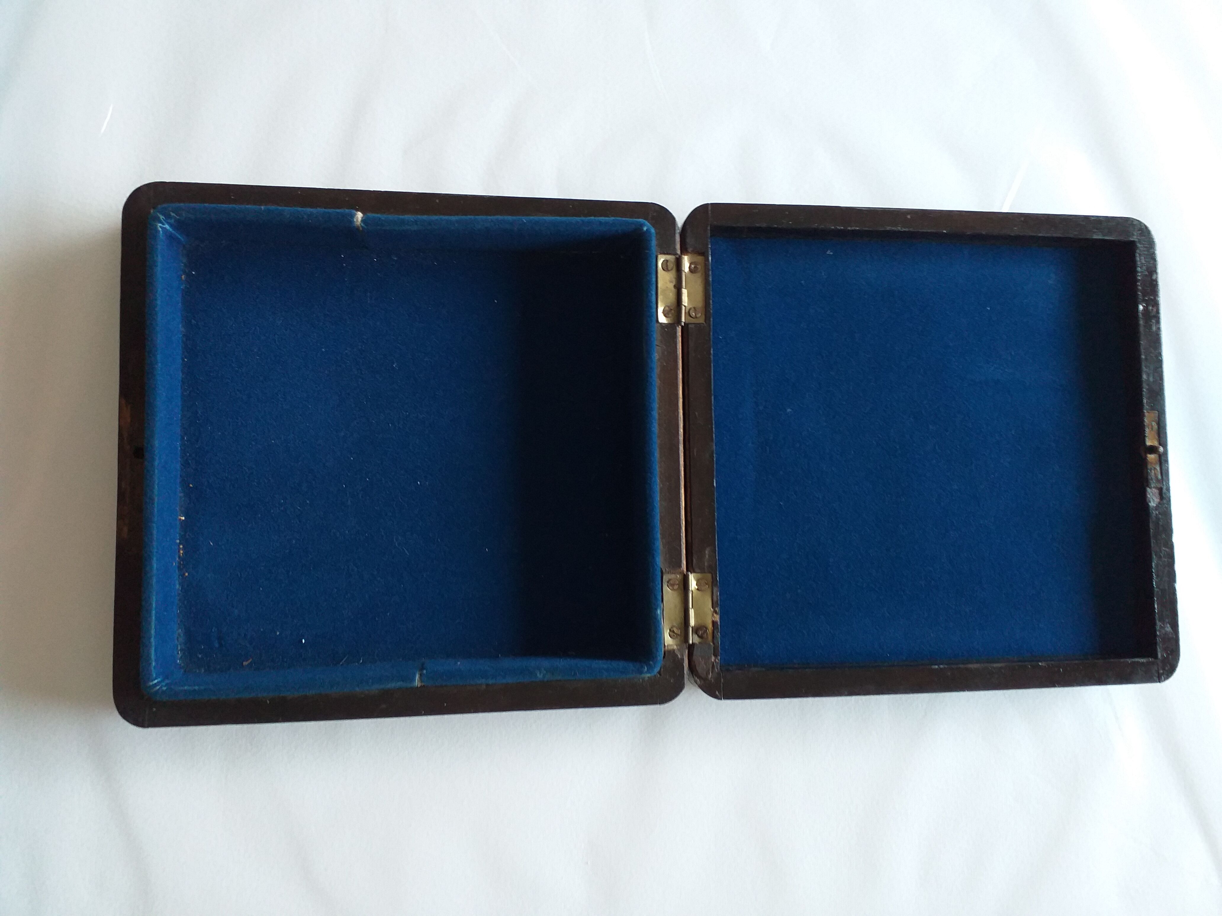 Coffret ancien