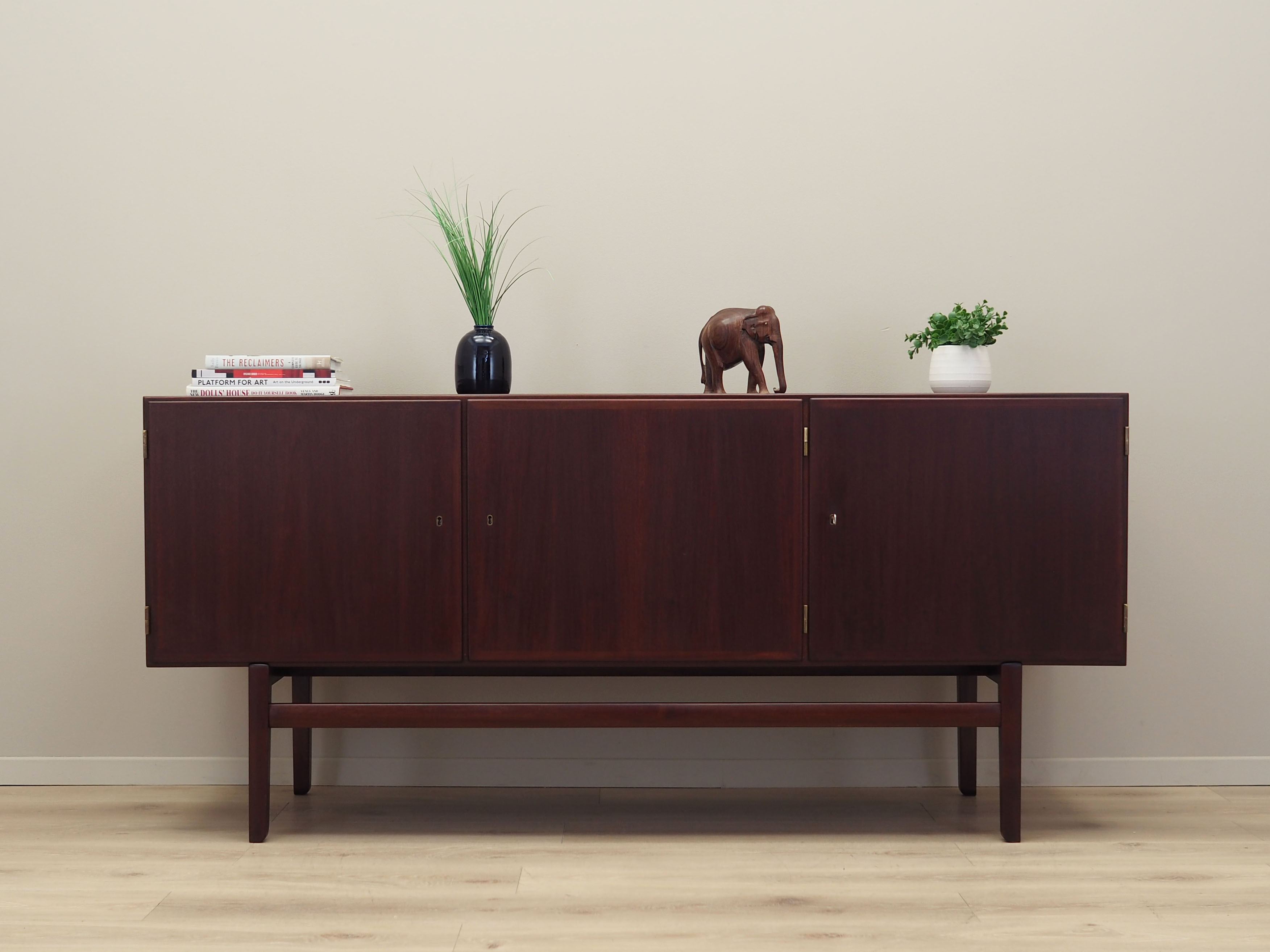 Mahogany sideboard, Danish design, 1960s, designer: Ole Wanscher