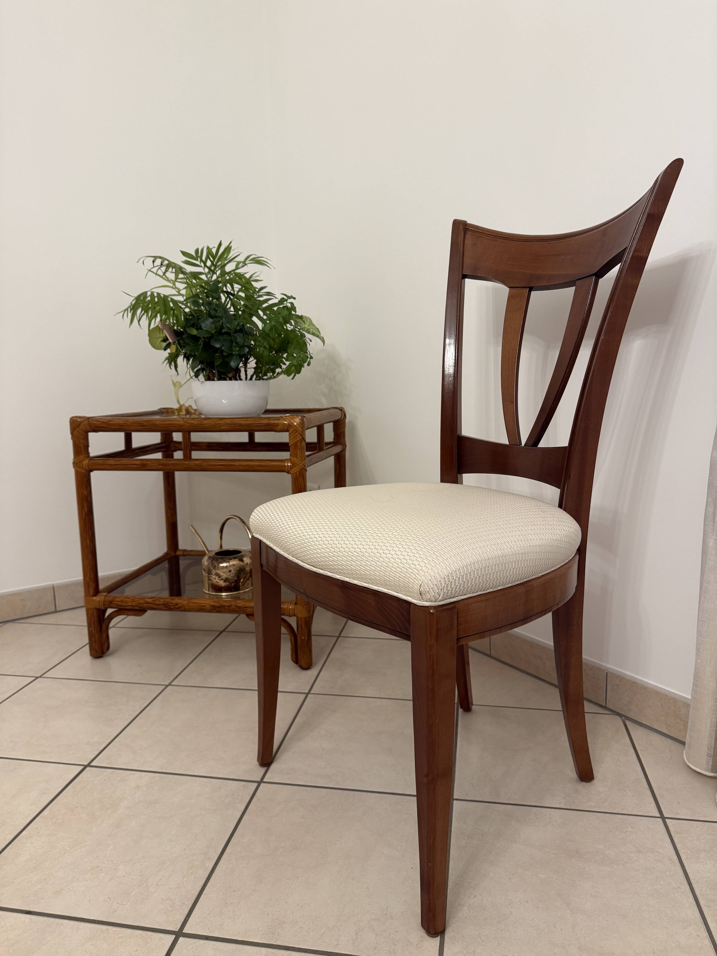 Table et chaises en merisier style Louis Philipe