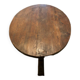 Oval table