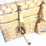 Picnic hut in blond wicker