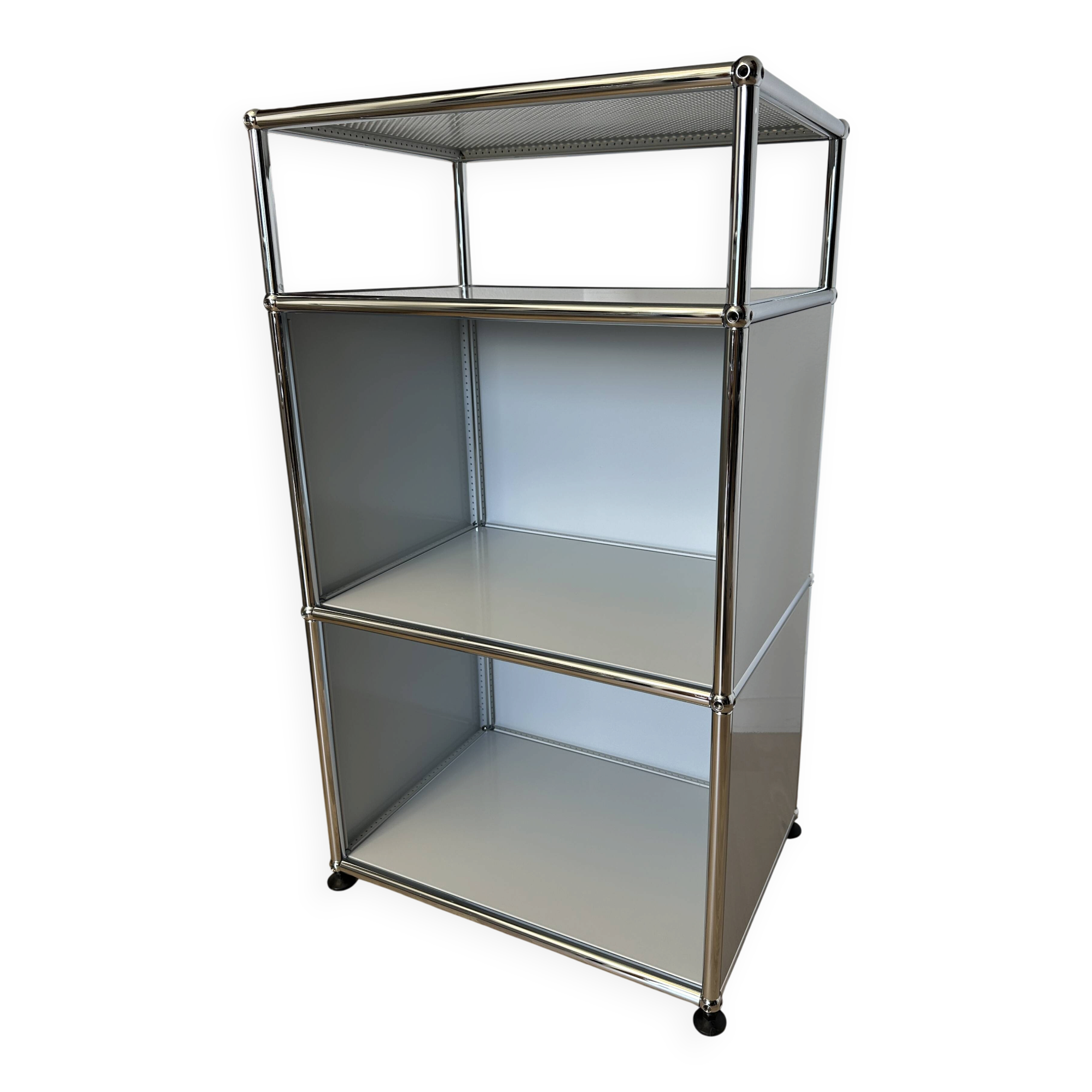 USM Haller shelf in light grey