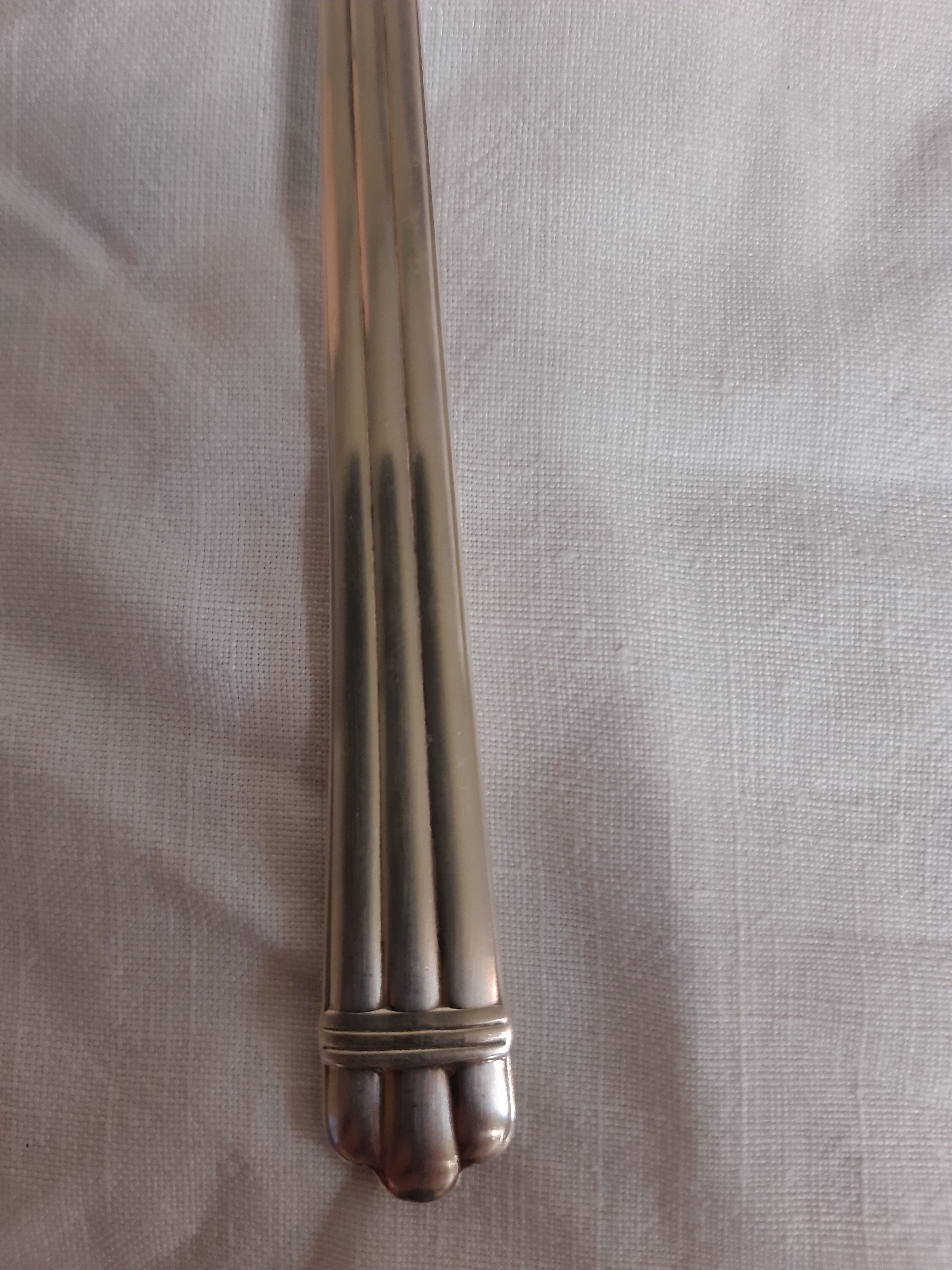 8 silver metal fish cutlery