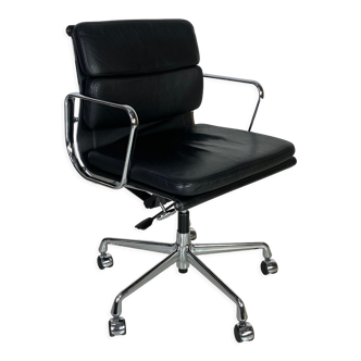 Eames Vitra for Herman Miller black leather Soft Pad Group chair