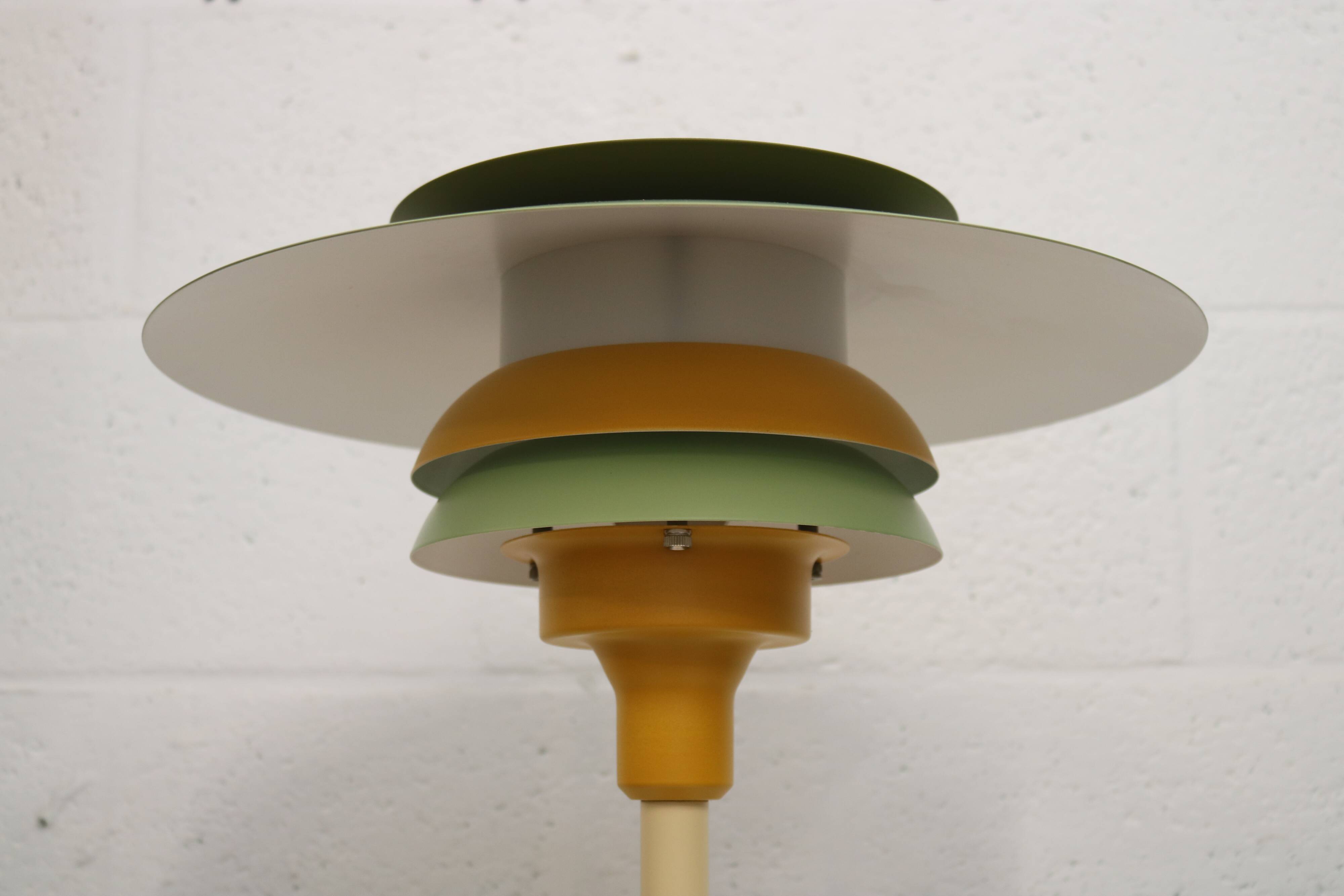 Lampe de bureau danoise verte et jaune par Lyskaer - Modèle 2252