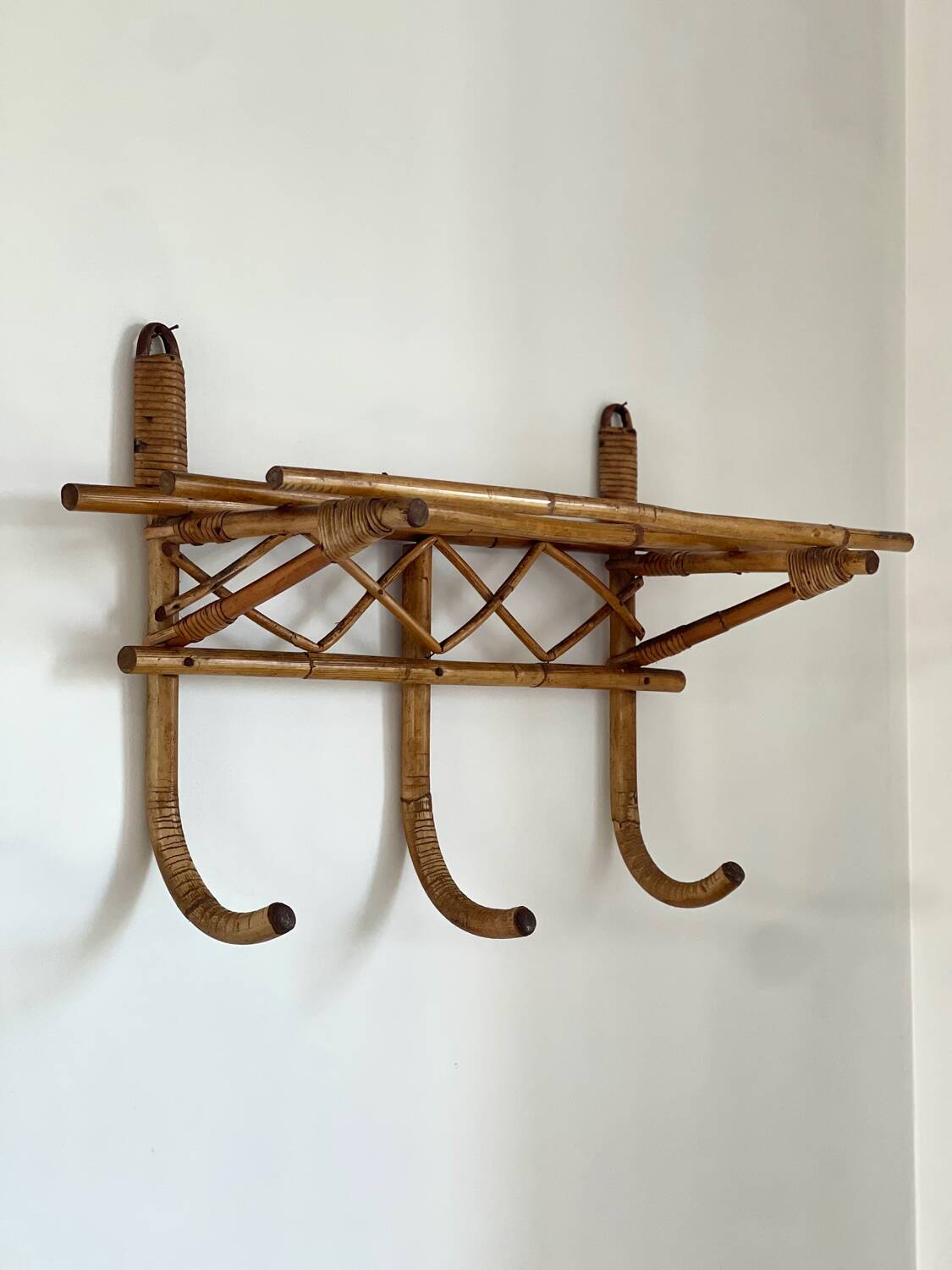 1960s rattan wall hook shelf