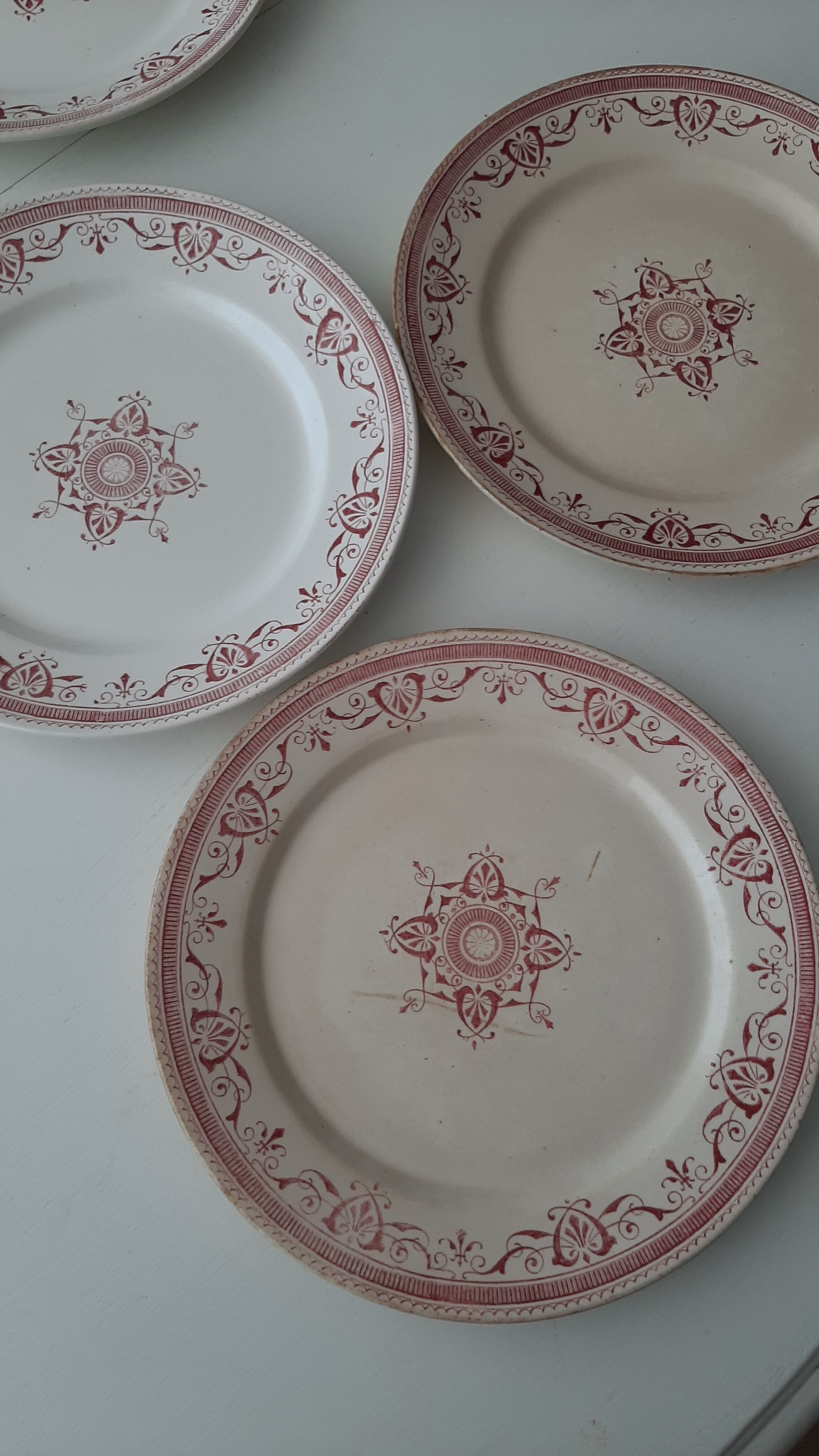 Set of 9 flat Plates