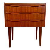 Table de chevet danoise en teck avec trois tiroirs, années 1960