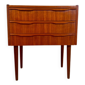 Table de chevet danoise en teck avec trois tiroirs, années 1960