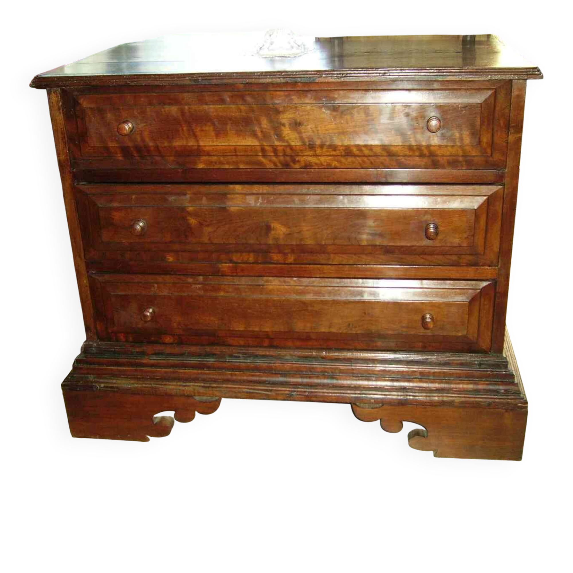 Petite commode. Petite commode d'époque.