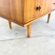 Commode scandinave 3 tiroirs en chêne, boutons noirs — années 60