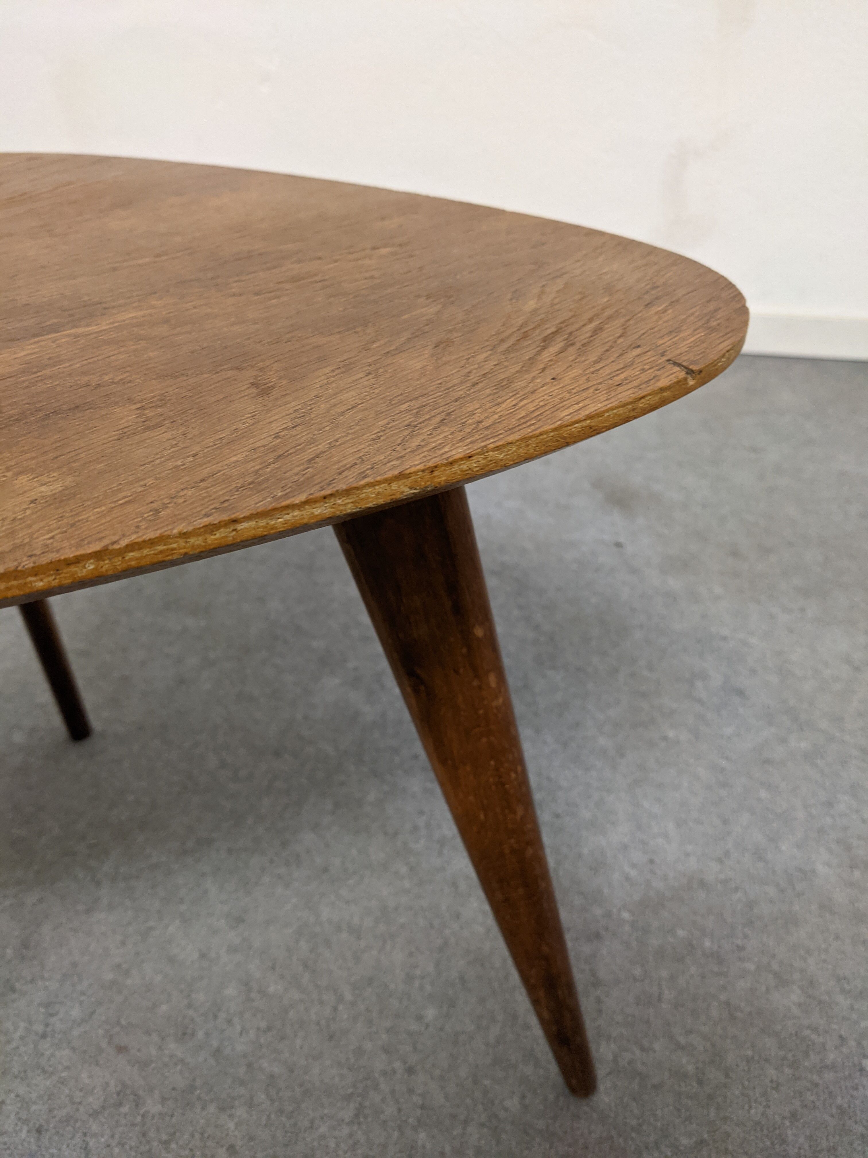 Side table tripod of the 50s/60s