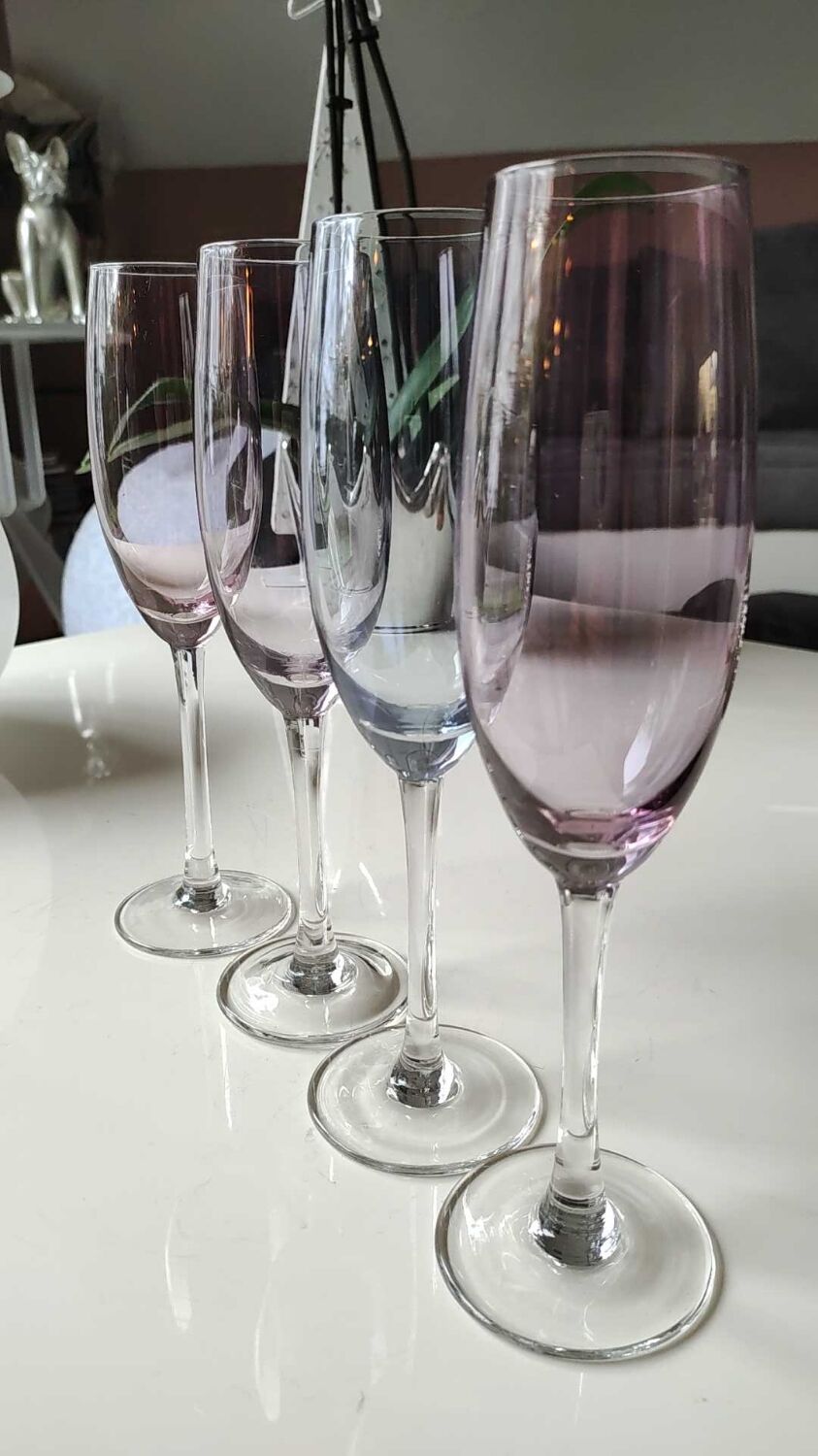 Lot 4 multicolored champagne flutes