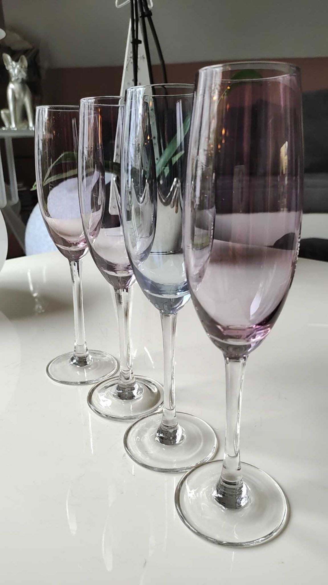 Lot 4 multicolored champagne flutes