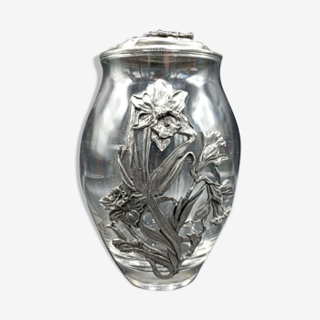 Covered jar / glass and openwork tin vase - Daffodils